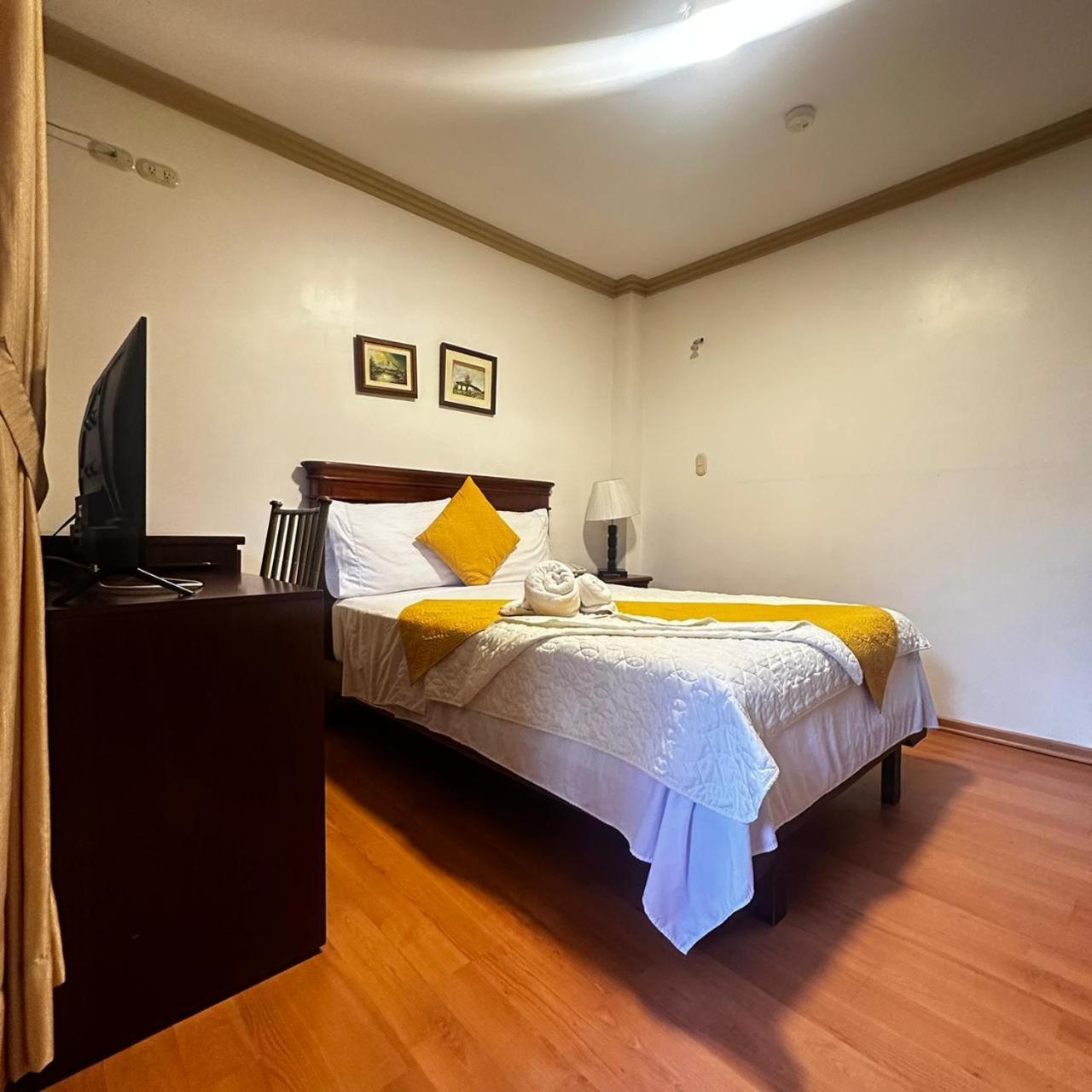 Hotel Coronel Cuenca Bagian luar foto